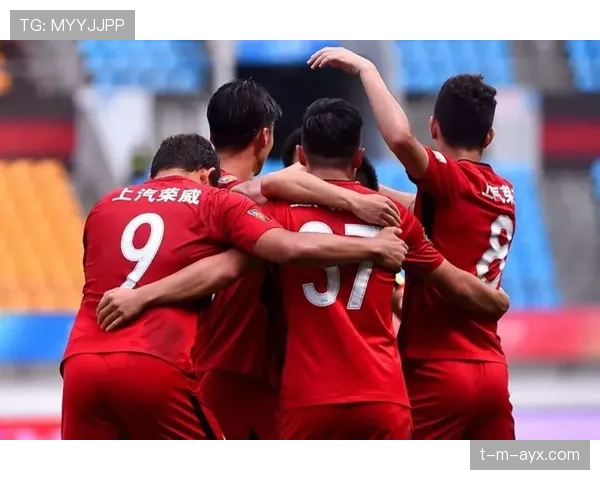 中超迎来历史新里程碑:豪门球队强势复苏,新赛季前景备受期待 中超迎来历史新里程碑:豪门球队强势复苏,新赛季前景备受期待