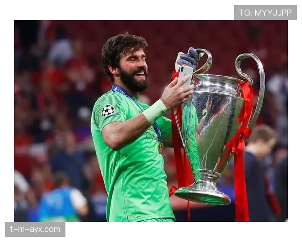 阿利松被评选为英超最佳潜力球员，展现卓越守门实力与持续提升趋势