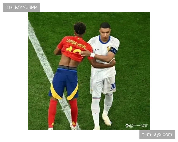 亚马尔与姆巴佩：年龄差下的成长路径与即战力对比分析