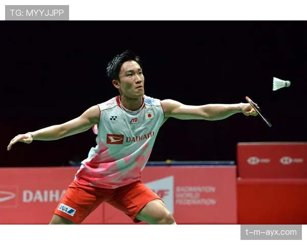 桃田贤斗比赛前竟然穿的不是运动鞋？这反差我真看懵了！